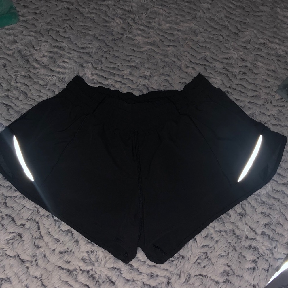 lululemon 4 inch hotty hot shorts